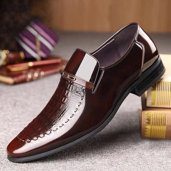 Crocodile Pattern Patent Leather Shoes